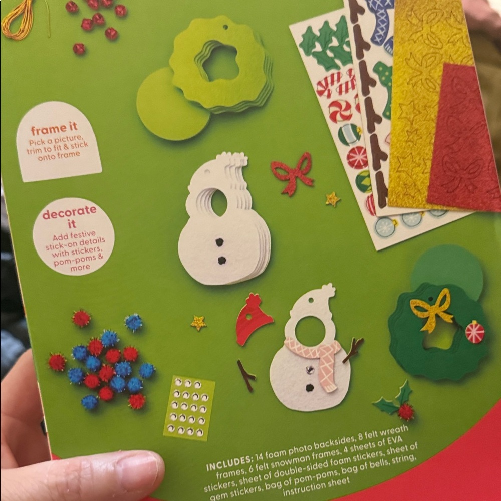 Mondo Llama Holiday Ornament Frames Kit - Red and Green - Picture 2 of 2